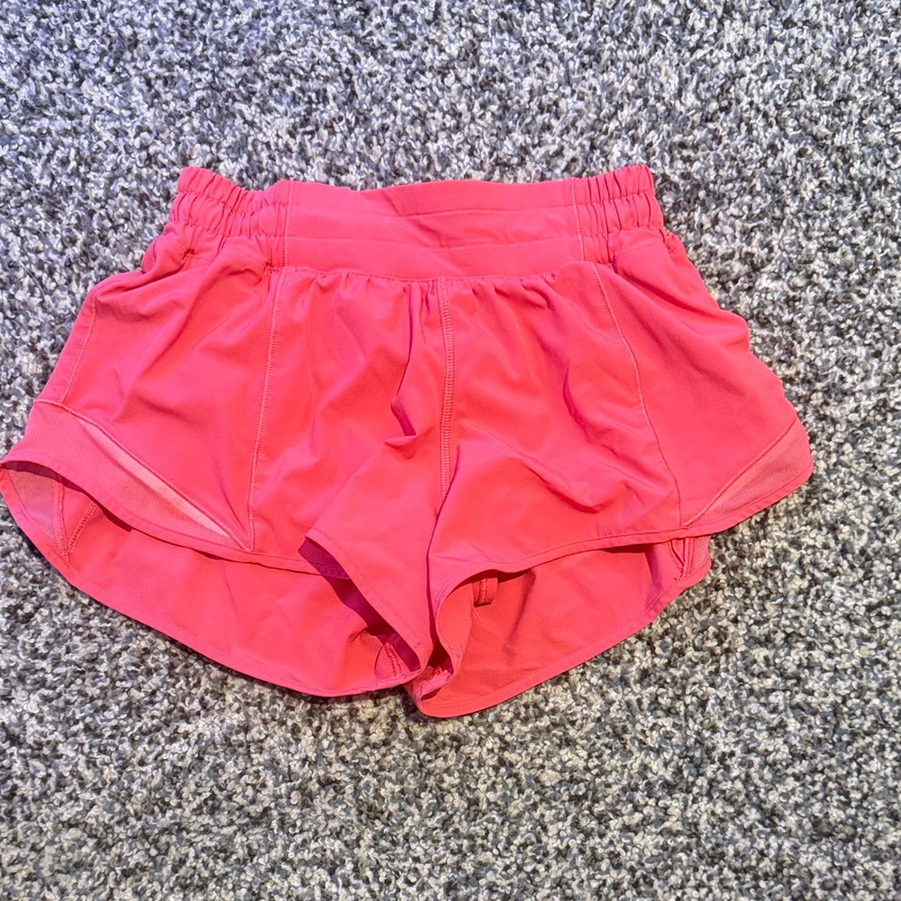 Lululemon 2.5’ hotty hots in lip gloss